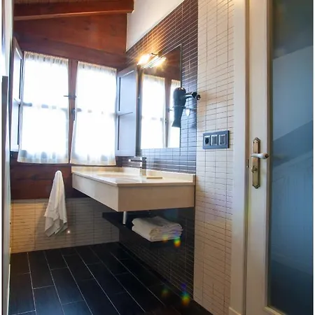 Aticos La Riba דירה לואנקו