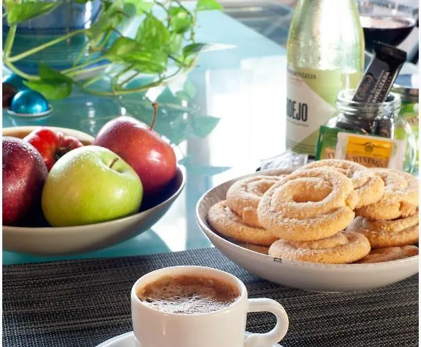 Aticos La Riba דירה *