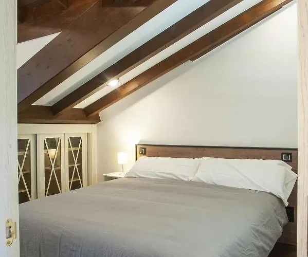 Aticos La Riba דירה