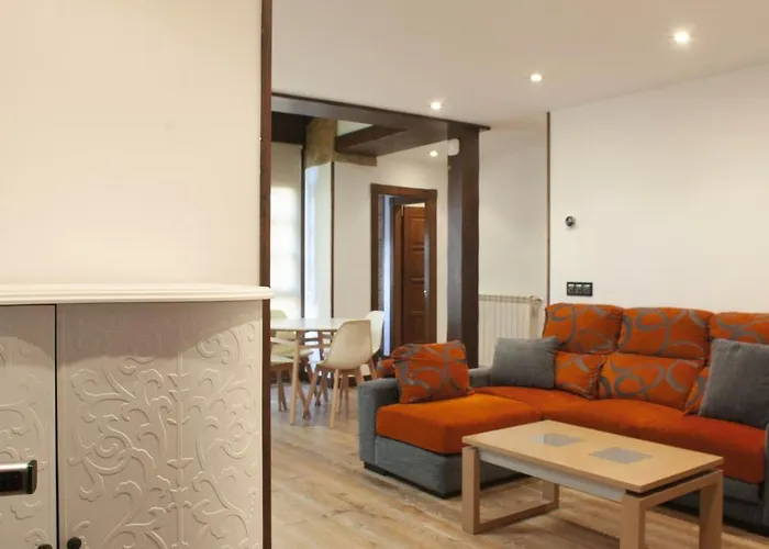 Aticos La Riba דירה *